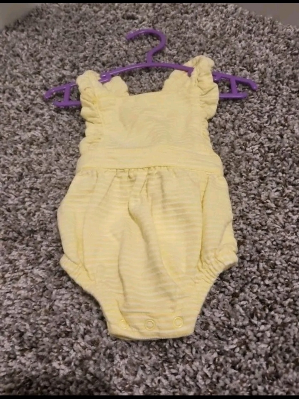 Cat & Jack Yellow Striped Baby Romper Size 0/3 Months